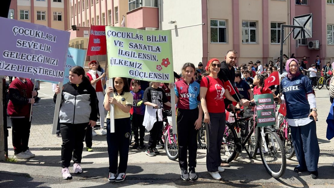 Okulumuz 23 Nisan  ve Cumhuriyetimizin 100. Yılı  Etkinlikleri Kapsamında Bisiklet Turu Düzenlendi 